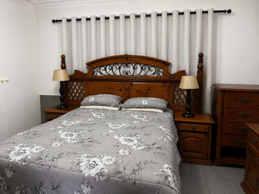 5 Bedroom Property for Sale in Stilbaai Wes Western Cape